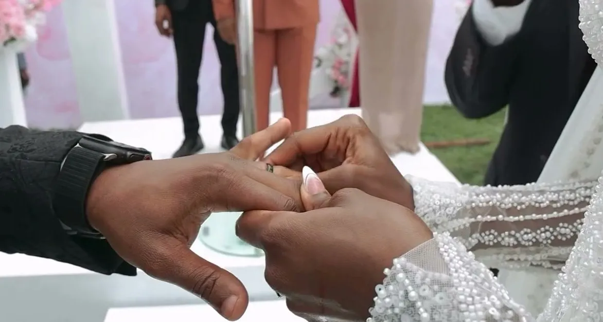 Exchanging rings at the altar